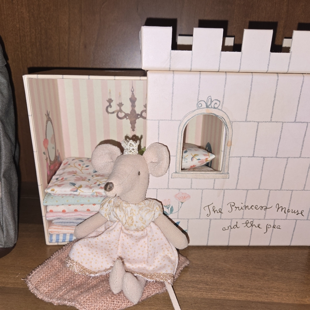 Maileg Princess And The Pea Mouse Toy with Castle Box